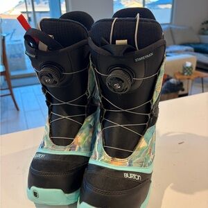 Burton Starstruck Black & Aqua Snowboard Boots Women’s 8